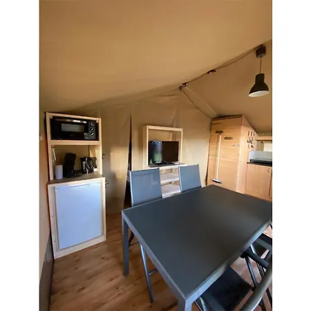 Minicamping De Lindenhoeve - Safaritent Geitje Chalet Nistelrode