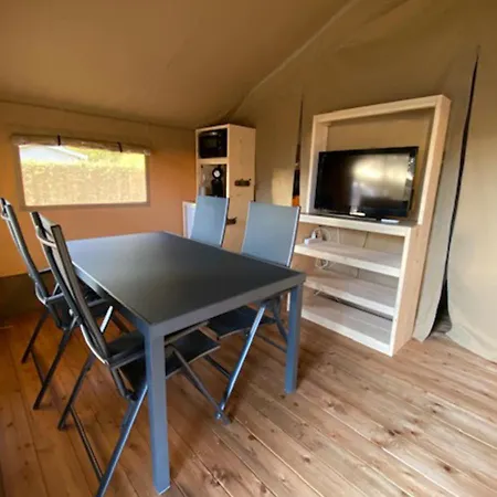 Minicamping De Lindenhoeve - Safaritent Geitje * Nistelrode