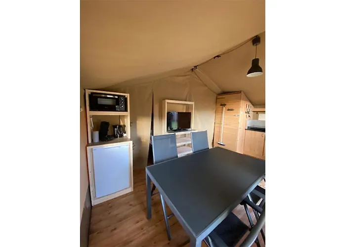 Minicamping De Lindenhoeve - Safaritent Geitje シャレー Nistelrode