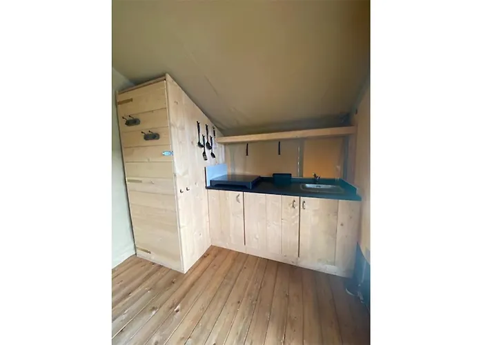 Minicamping De Lindenhoeve - Safaritent Geitje シャレー Nistelrode