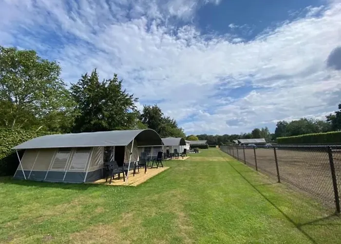 Minicamping De Lindenhoeve - Safaritent Geitje * Nistelrode